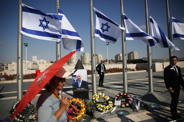 Israelenses prestam últimas homenagens ao ex-presidente Shimon Peres, no parlamento em Jerusalém - 29-09-2016