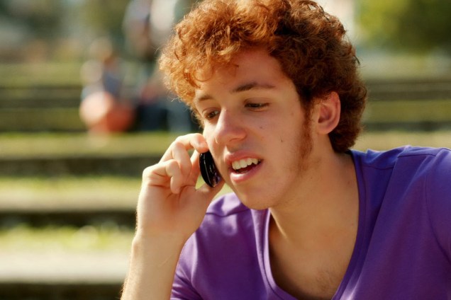 O ator João Côrtes durante comercial de uma operadora de celular