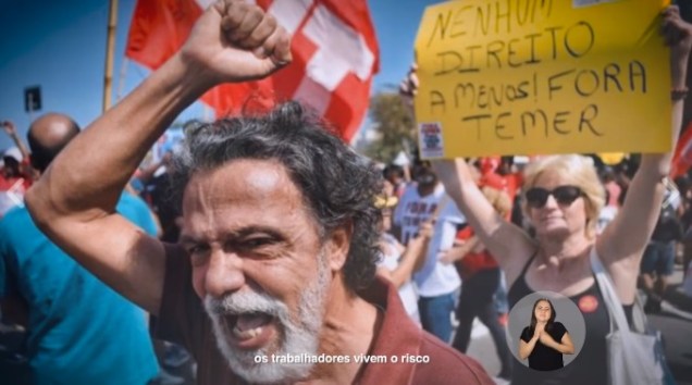 A petista Luizianne Lins mostra manifestação contra o presidente Michel Temer em sua propaganda eleitoral