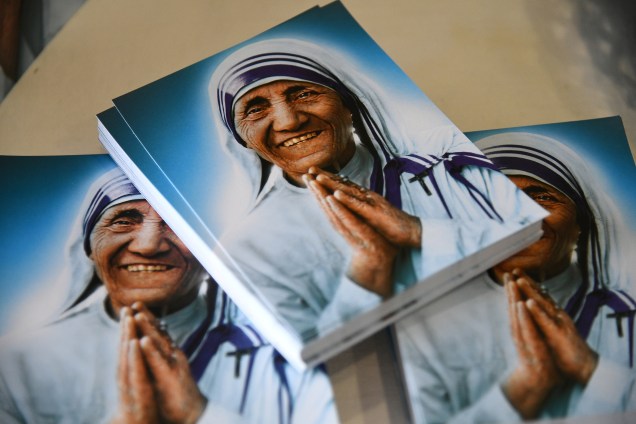 Fotografias de Madre Teresa de Calcutá são vistas durante exposição em Roma, na Itália - 01/09/2016