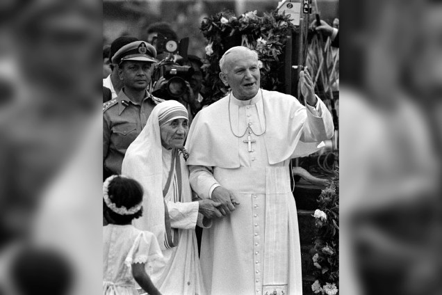 Papa João Paulo II e Madre Teresa de Calcutá visitam a Casa del Cuore Puro - 03/02/1986