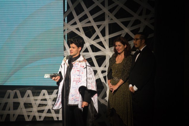 Ruy Brissac, de O Musical Mamonas, recebeu o prêmio de Melhor Ator Revelação (Foto: Natália Luz)