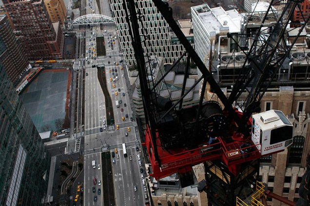 Vista aérea da West Side Highway, próxima do local onde foi construído o novo World Trade Center, em Manhattan - 09/03/2011