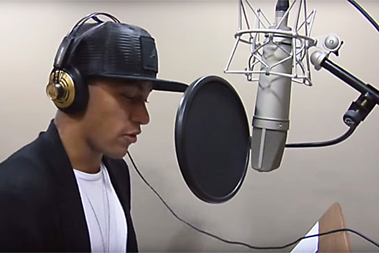 Neymusico Neymar anuncia início de carreira musical VEJA