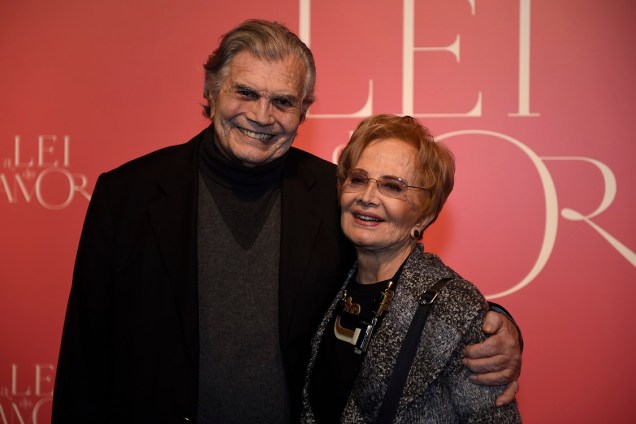 Os atores Tarcísio Meira e Glória Menezes, durante a festa de lançamento da novela 'A Lei do Amor'