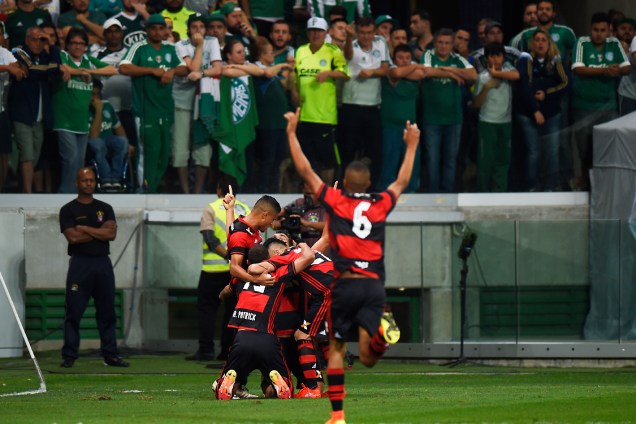 Gol de Alan Patrick do Flamengo contra o Palmeiras, válida pelo 25ª rodada do Campeonato Brasileiro de Futebol 2016, no Allianz Parque (Arena Palestra Itália), em São Paulo (SP) - 14-05-2016