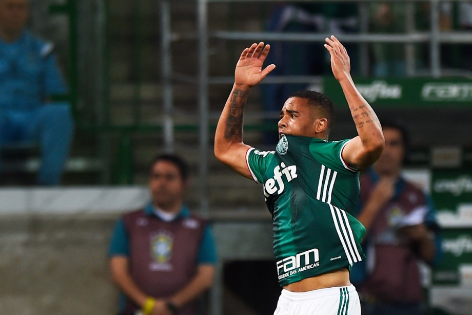 BRASILIA - DF - 05/06/2016 - BRASILEIRO A 2016/FLAMENGO X PALMEIRAS - Jean  do Palmeiras comemora gol de penalti contra o Flamengo durante partida pelo  Campeonato Brasileiro Serie A 2016 no estadio