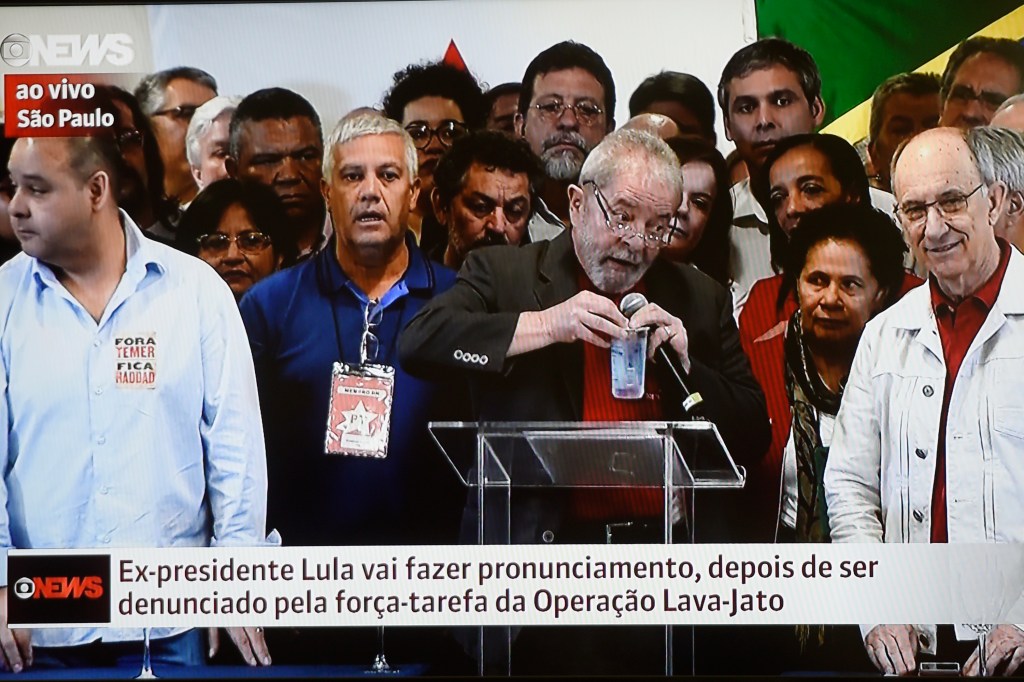 Ex-presidente Lula faz pronunciamento no diretório do PT em São Paulo
