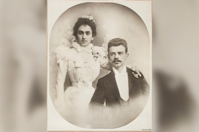 Retrato de casamento (Matilde Calderón e Guillermo Kahlo) por Anônimo em 1898