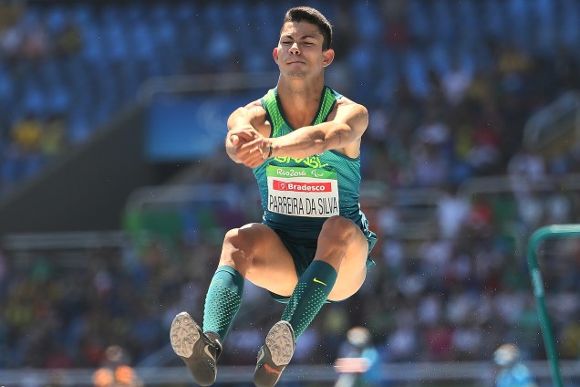 O brasileiro Rodrigo Parreira conquistou a prata no salto em distância masculino na categoria T36 (problemas neuromotores)