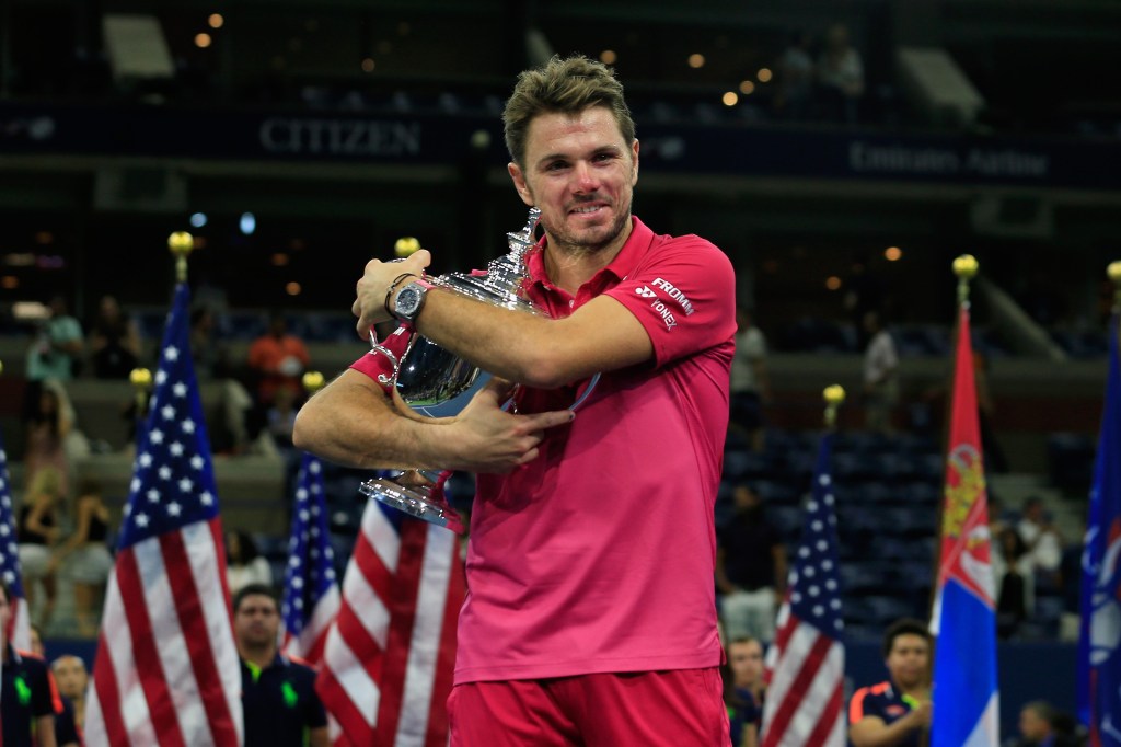 Stan Wawrinka se emociona ao receber o troféu do US Open de 2016
