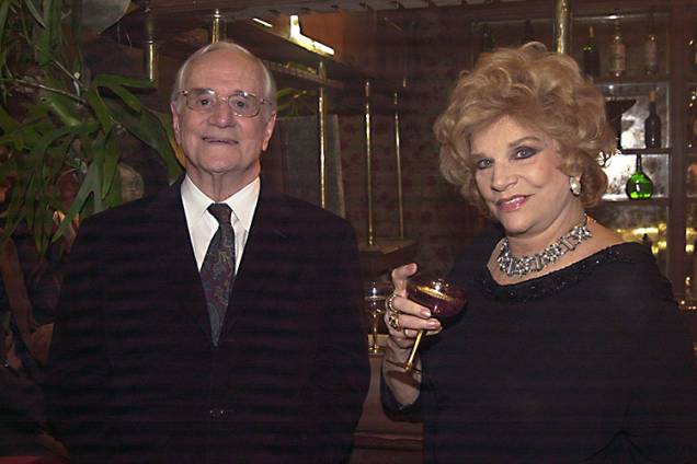 Tônia Carrero e Paulo Autran durante participação especial na minissérie 'Um Só Coração', em 2004 Tônia Carrero e Paulo Autran durante participação especial na minissérie 'Um Só Coração', em 2004
