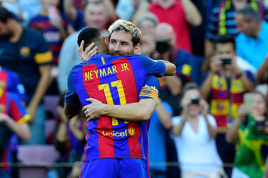 Lionel Messi marca, Barcelona vence fora e assume topo do grupo