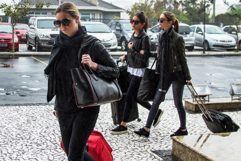 As filhas de Eduardo Cunha: Bárbara, Daniela e Camila chegam na sede da Policia Federal em Curitiba (PR) para visitar o ex-deputado - 26/10/2016