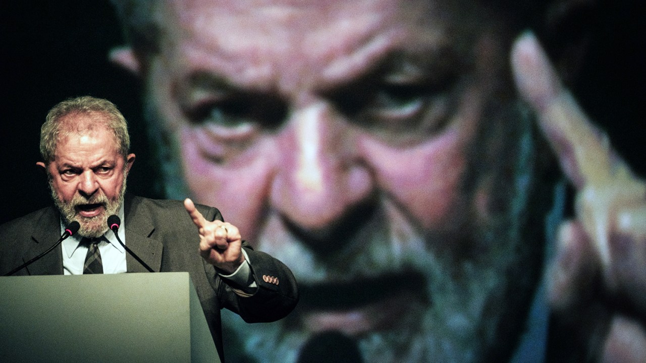 O ex-presidente Lula discursa durante conferência realizada no Rio de Janeiro (RJ) - 05/10/2016
