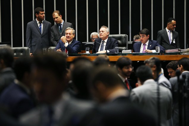 O senador Renan Calheiros durante sessão do Congresso Nacional, em Brasília (DF), para analisar vetos presidenciais e crédito suplementar para o Fies, Programa de Financiamento Estudantil - 18-10-2016