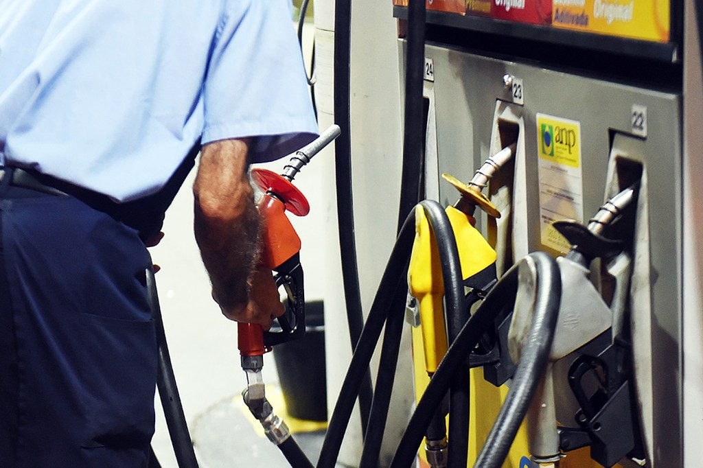 Aumento imposto PIS-Cofins - Gasolina