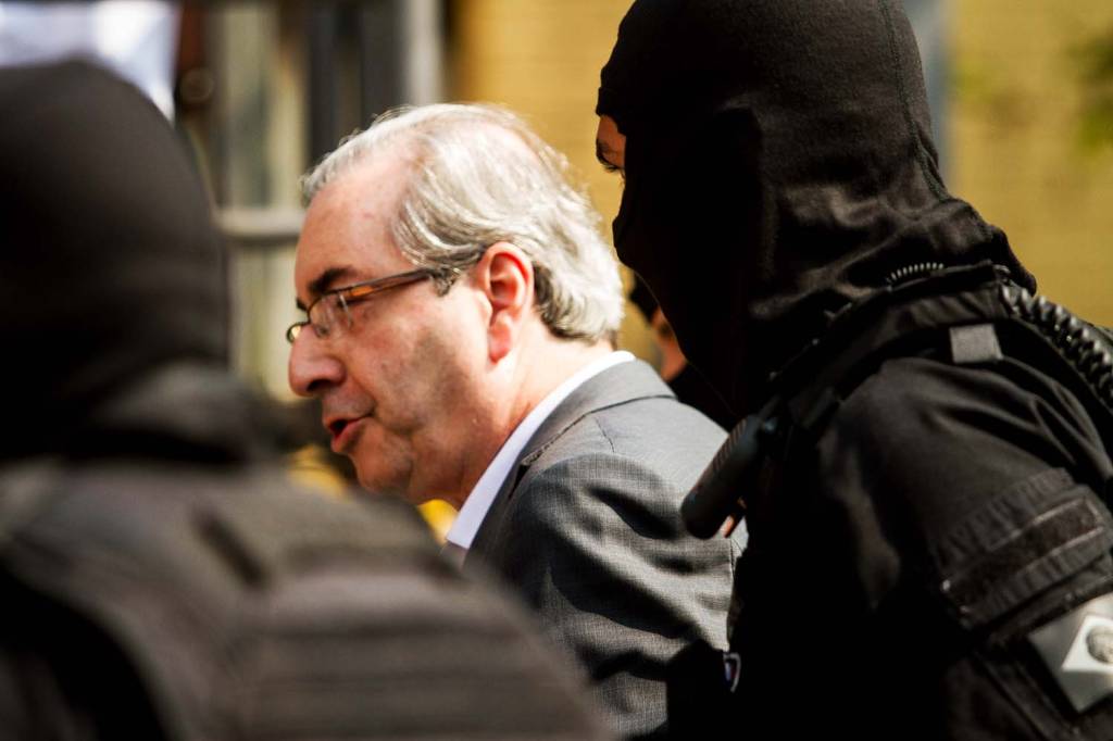 Fachin rejeita pedido de Cunha para ser transferido para Brasília