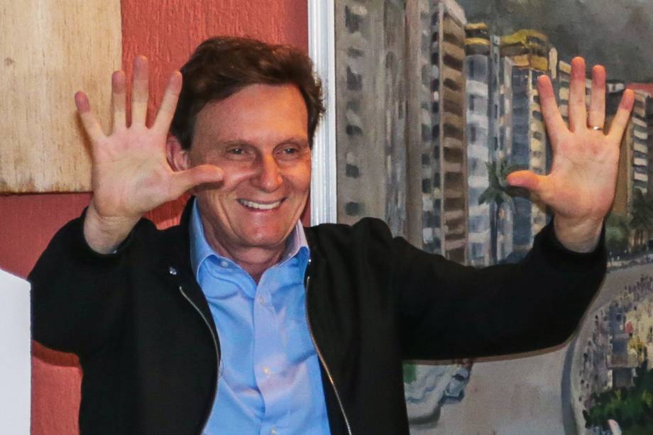 Marcelo Crivella (PRB), candidato à prefeitura do Rio de Janeiro vota no Clube Marinbás no bairro de Copacabana, na zona sul carioca - 30/10/2016