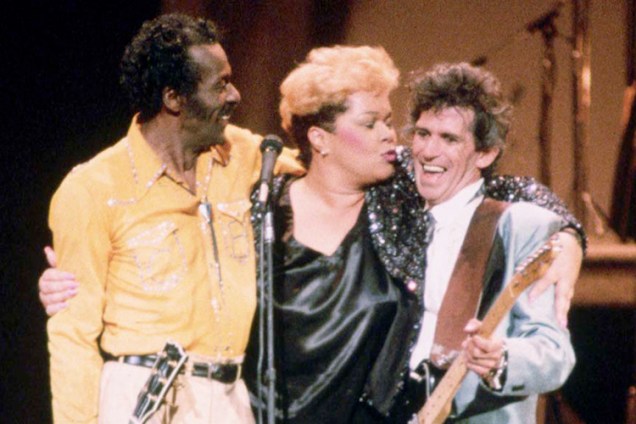 O guitarrista Chuck Berry, e os cantores Etta James e Keith Richards - 1986