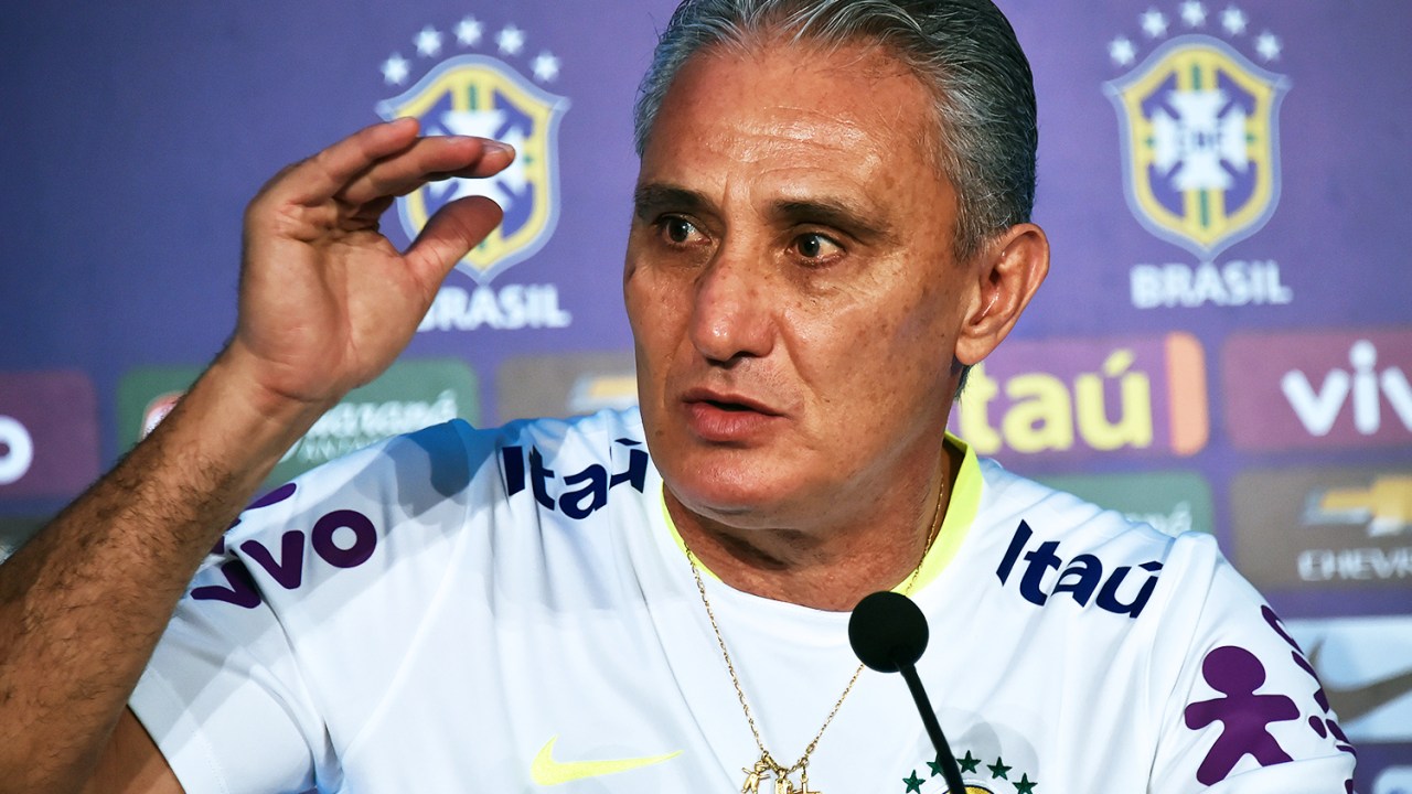 O técnico da Seleção Brasileira, Tite, concede entrevista coletiva na Arena das Dunas, em Natal (RN) - 05/10/2016