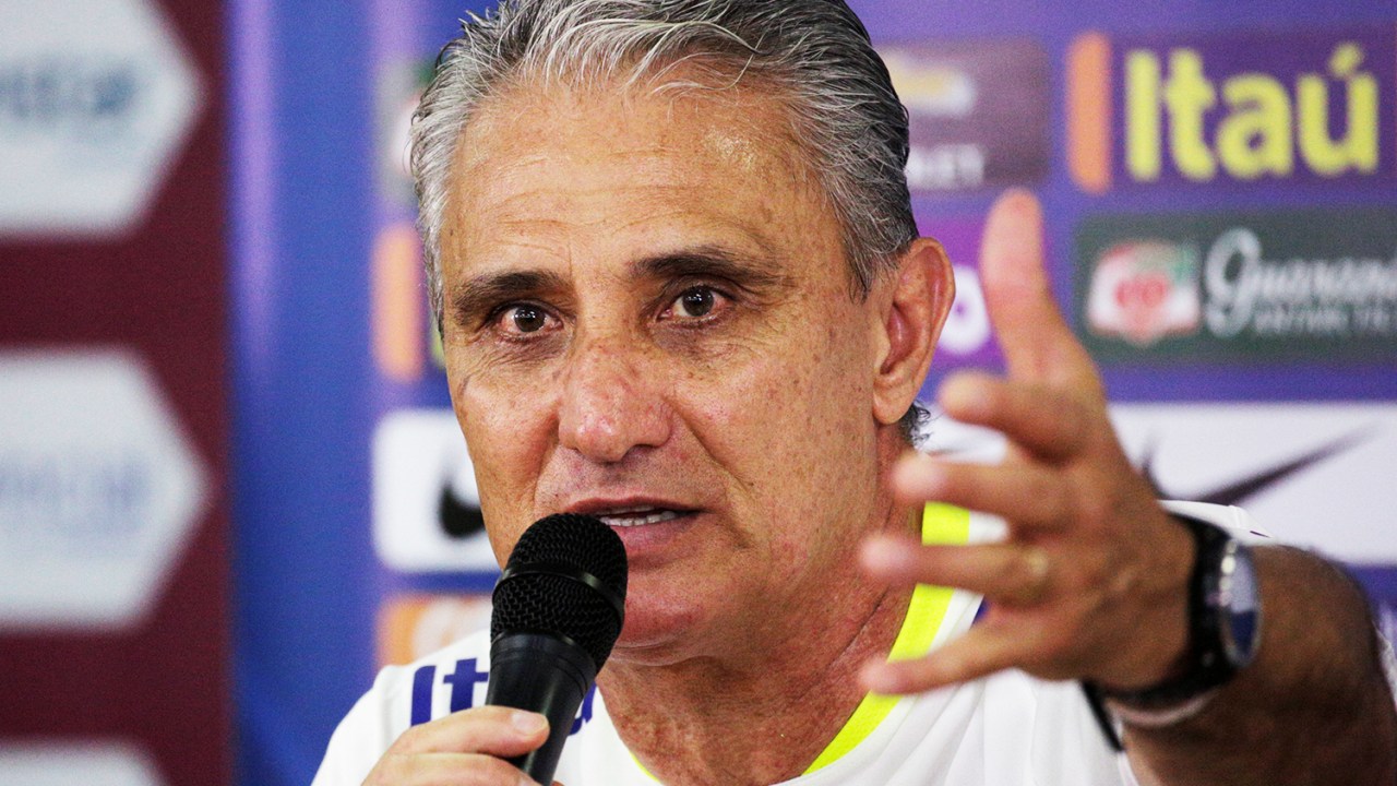 O técnico da Seleção Brasileira, Tite, concede entrevista coletiva no Estádio Metropolitano, em Mérida, na Venezuela - 10/10/2016