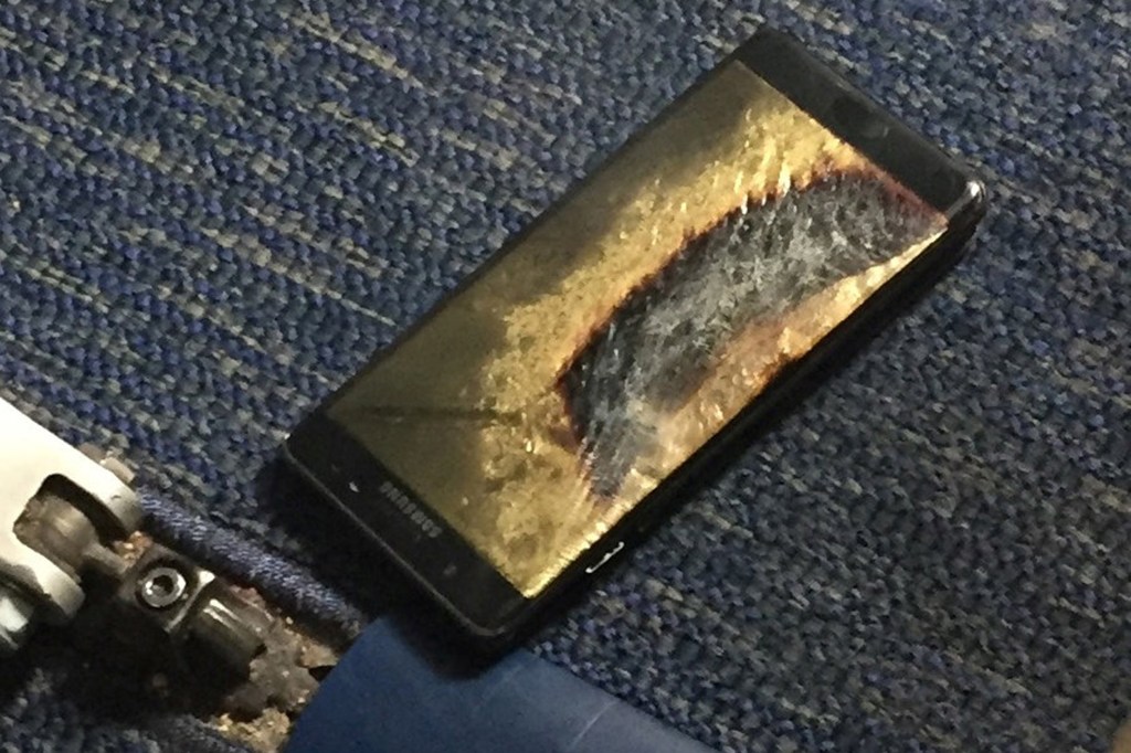 Samsung Note 7 pegou fogo em avião