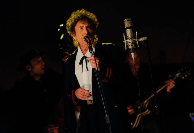 Bob Dylan durante apresentação  no programa de David Letterman em 2015