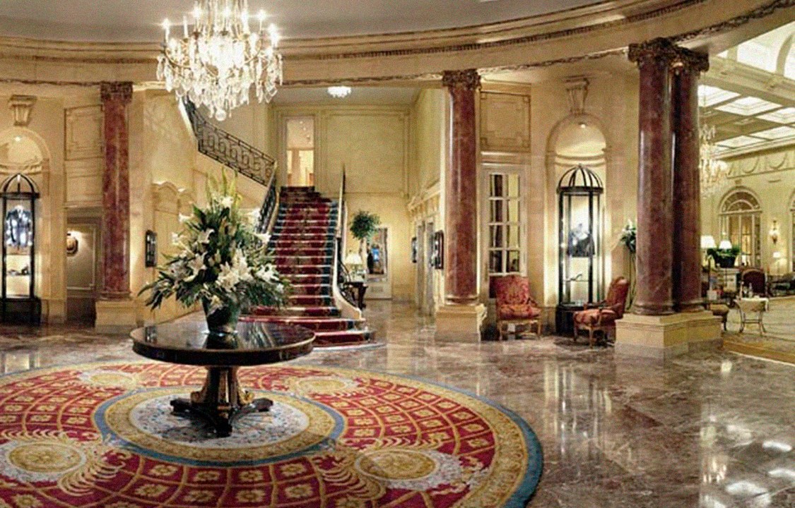 Interior do hotel Ritz, em Paris