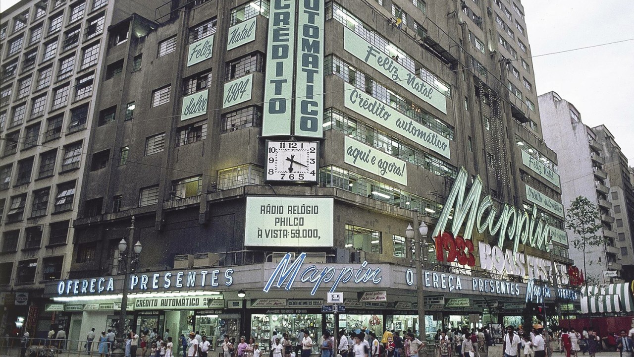 A antiga loja de departamentos 'Mappin', localizada na Praça Ramos de Azevedo, no centro de São Paulo (SP) - 01/11/1983