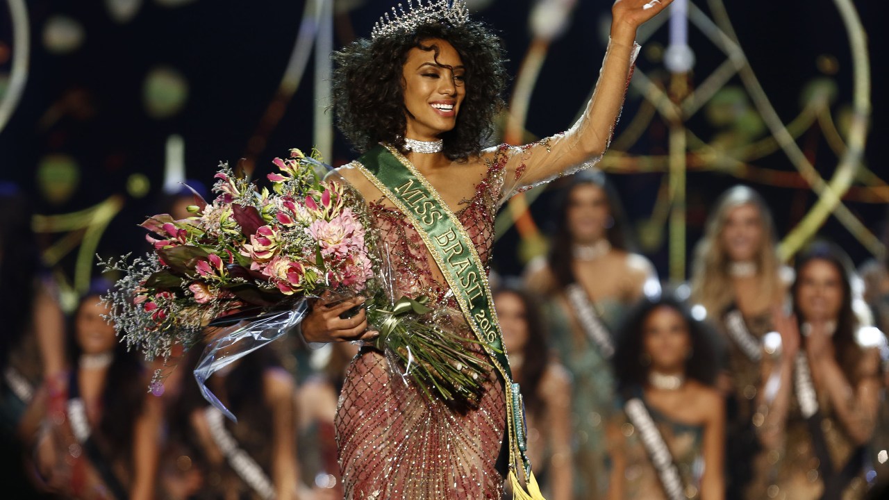 Raissa Santana (PR) vence o Miss Brasil 2016