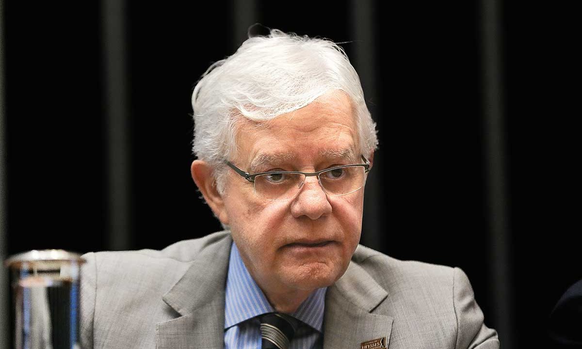 AEROPORTOS - Ex-ministro do governo Dilma, Moreira Franco rebate: “Não houve nenhum pedido de contribuição”