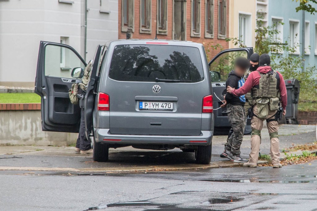 Polícia busca por suspeito de terrorismo em Chemnitz na Alemanha