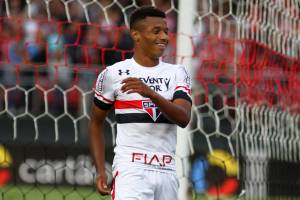 neres Meia David Neres, de 19 anos, foi novamente o destaque do São Paulo
