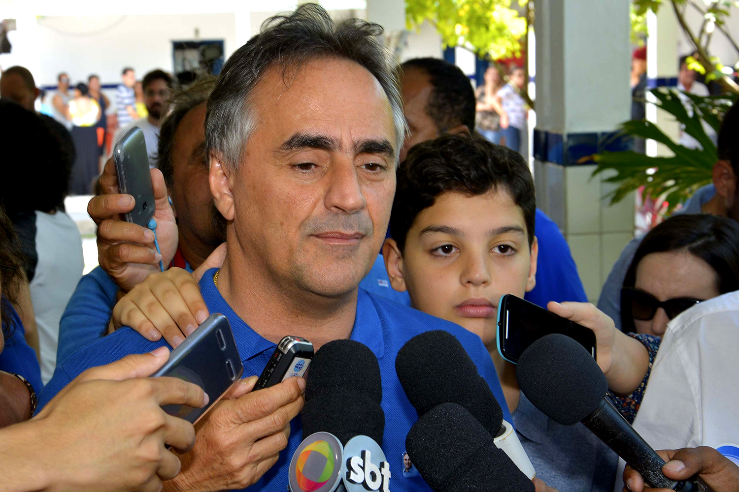 Luciano Catarxo, prefeito reeleito em João Pessoa, na Paraíba, participa de entrevista coletiva após resultados das eleições