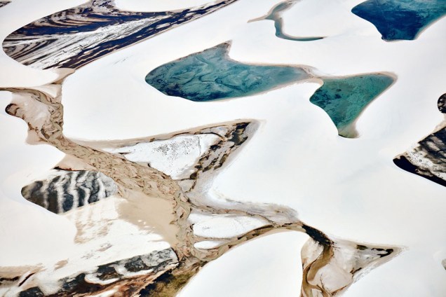 Fotógrafo registra imagem aérea dos lençois maranhenses, nordeste do Brasil