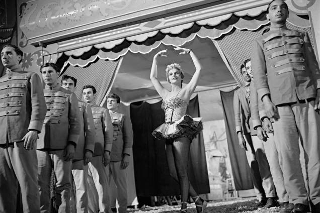 Tônia Carrero no filme "Tico-Tico no Fubá", de 1952 Tônia Carrero no filme "Tico-Tico no Fubá", de 1952