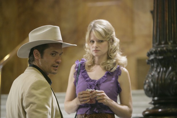 Timothy Olyphant e Joelle Carter (Foto divulga&ccedil;&atilde;o canal Space)