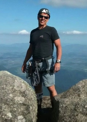12mai2015-o-alpinista-industrial-ulisses-da-costa-cancela-36-morreu-no-ultimo-sabado-9-apos-entrar-por-engano-em-uma-comunidade-de-duque-de-caxias-na-baixada-fluminense-a-vitima-trafegava-pela-1431434