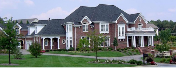 Super Big McMansion (Foto Elana Centor/Flickr)