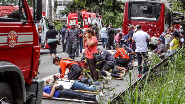 “Ônibus rápidos servem para levar pobres para longe mais depressa”, diz ...