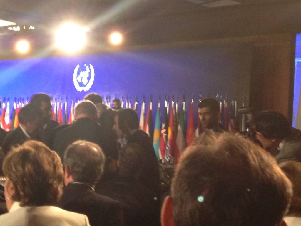 Interiores 2 – O terrorista e o apedeuta