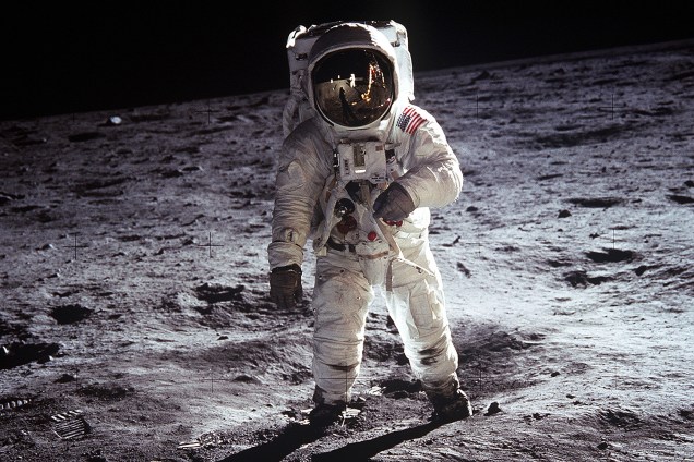 Um Homem na Lua em 1969.
Fotografia por Neil Armstrong, NASA