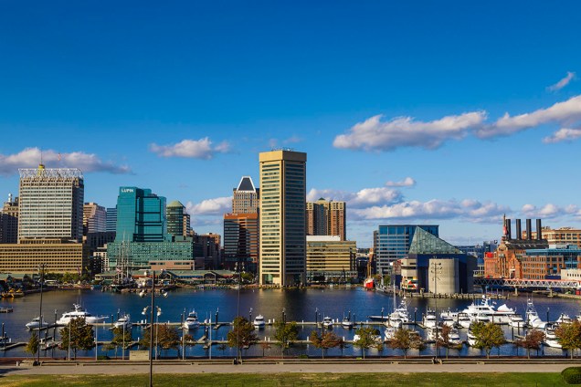 O principal ponto turístico de Baltimore, em Maryland, é o seu porto, onde há restaurantes, livrarias e museus