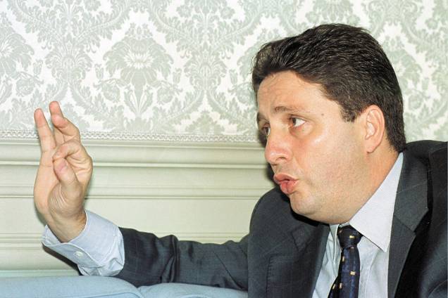 Anthony Garotinho, então governador do Rio de Janeiro, durante entrevista ao jornal "O Estado de S. Paulo", no Palácio das Laranjeiras (2000)
