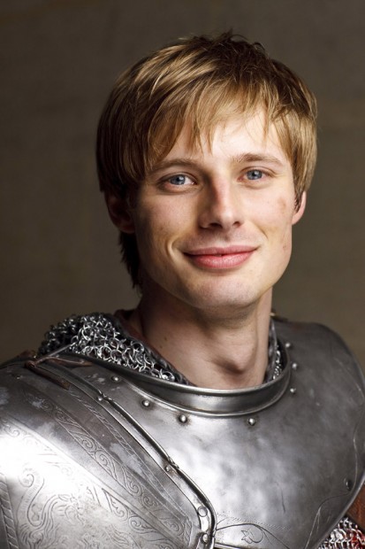 Bradley James como Arthur na série britânica 'Merlin' (Foto: BBC/Arquivo)