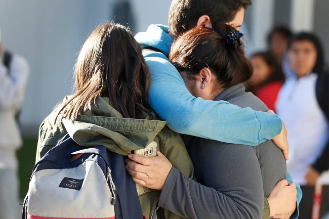 Seis alunos na Mountain View High School, em Orem, Utah são esfaqueados 15/11/2016