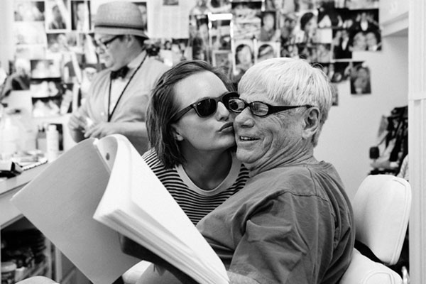 Elizabeth Moss e Robert Morse (Photo by James Minchin III/RollingStone)