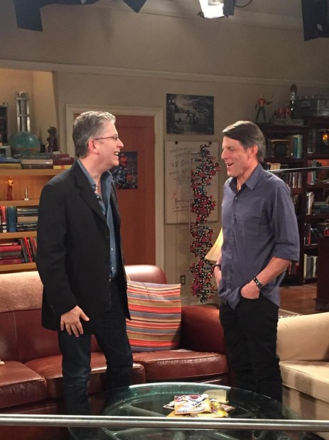 (E-D) Bill Prady, produtor e roteirista de 'The Big Bang Theory', e Adam Nimoy (Foto: Prady, via Twitter)