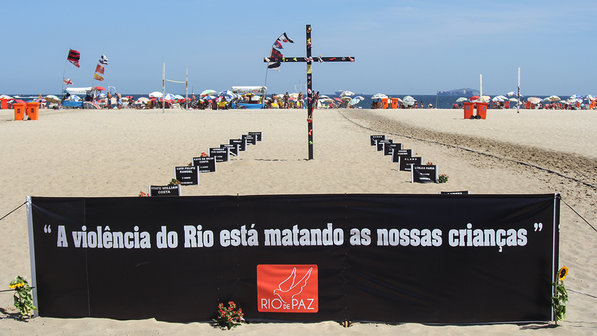 brasil-protesto-ong-rio-de-paz-baixa-20150125-002-size-598